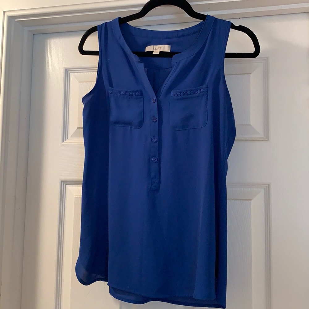Sleeveless blue button down top